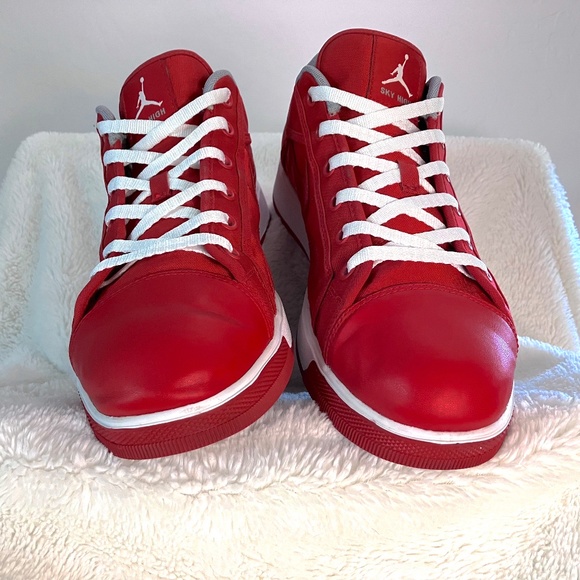 Air Jordan Sky High Retro Low Varsity Red - Picture 2 of 6